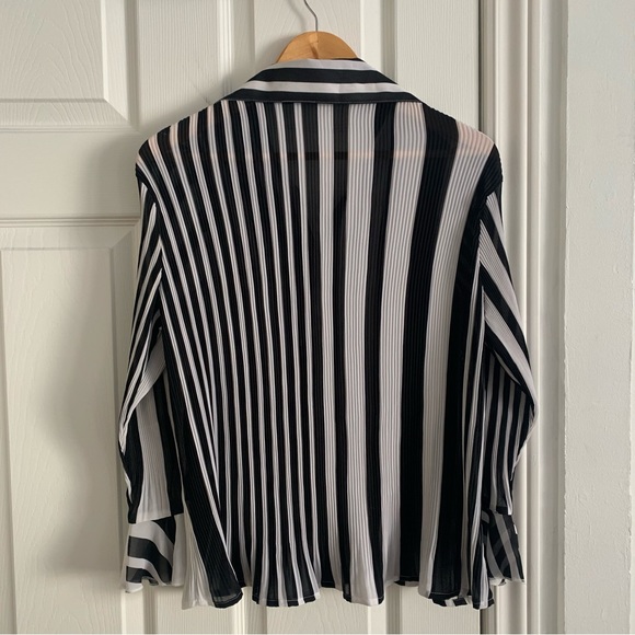 Essentials by Milano Black & White Striped Flutter Wrist Blouse - Picture 8 of 9